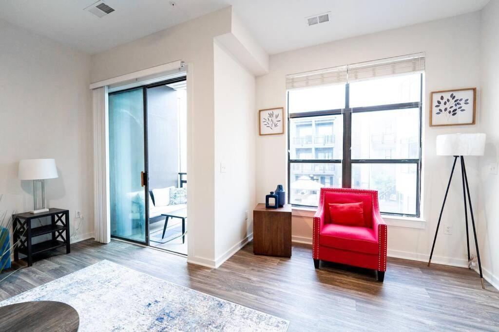 Luxury Apartment Wifi, Gym, Pool, Shops & Food! Unit 329 Charlotte Bagian luar foto