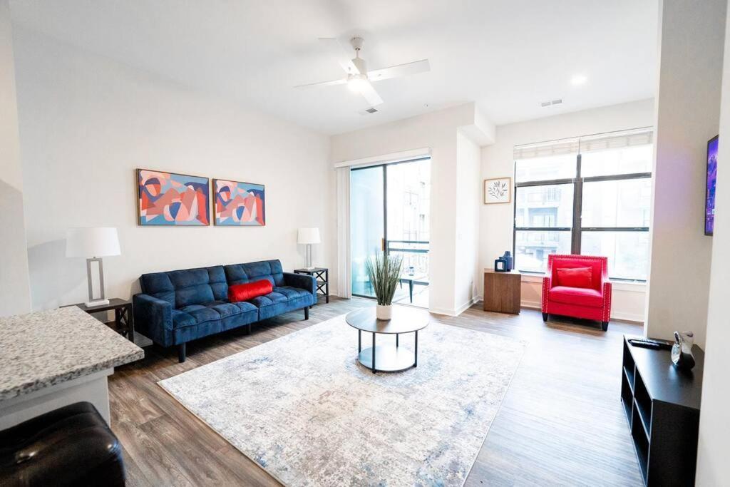 Luxury Apartment Wifi, Gym, Pool, Shops & Food! Unit 329 Charlotte Bagian luar foto